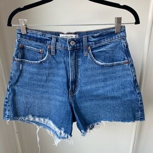 Curve Love High Rise 4" Mom Short